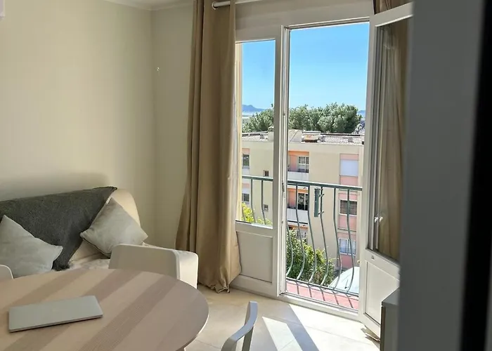 Le Cocon Des Floreal Apartament *
